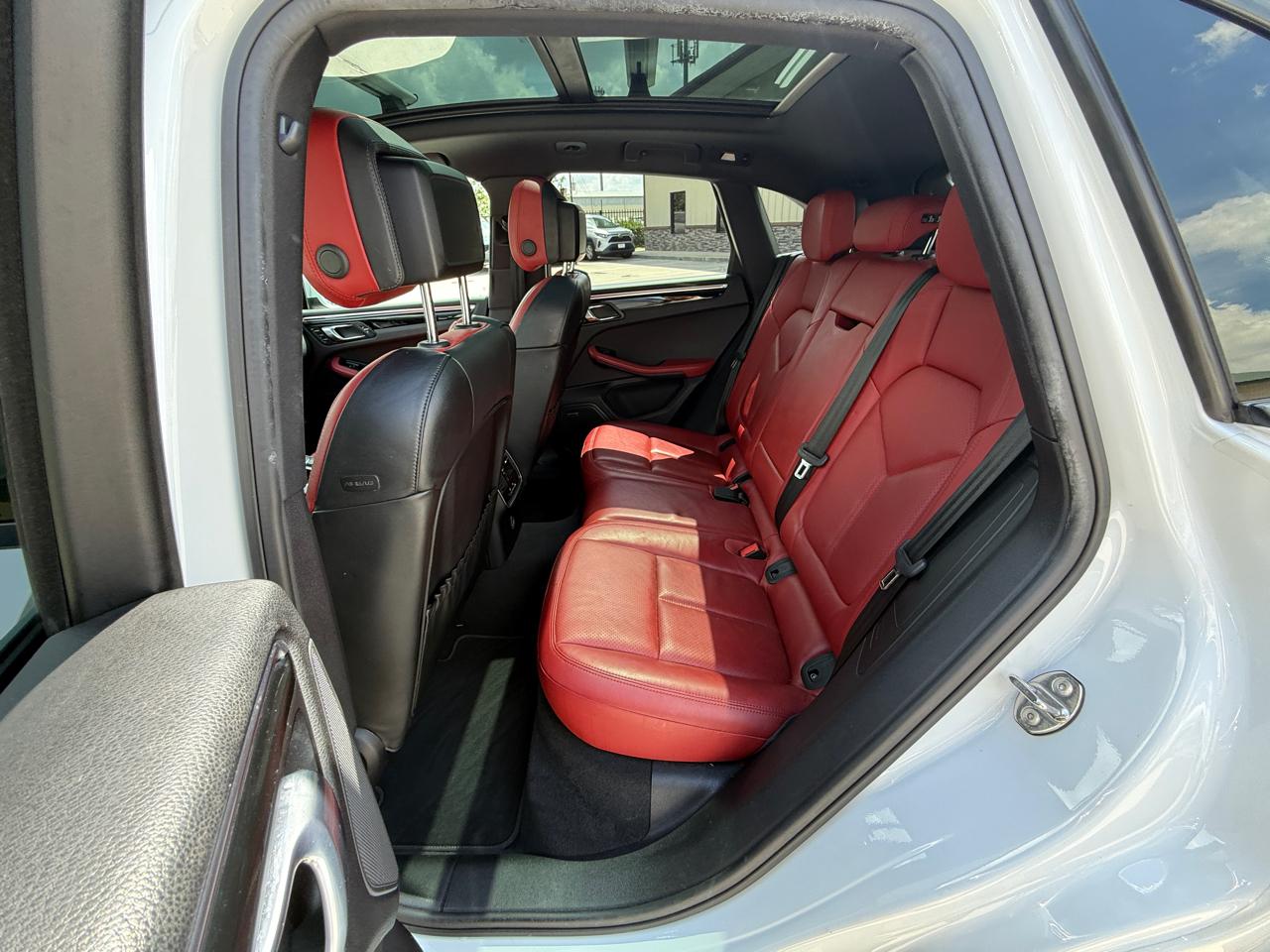 Photo 11 of 2018 Porsche Macan Type for sale in Houston, TX