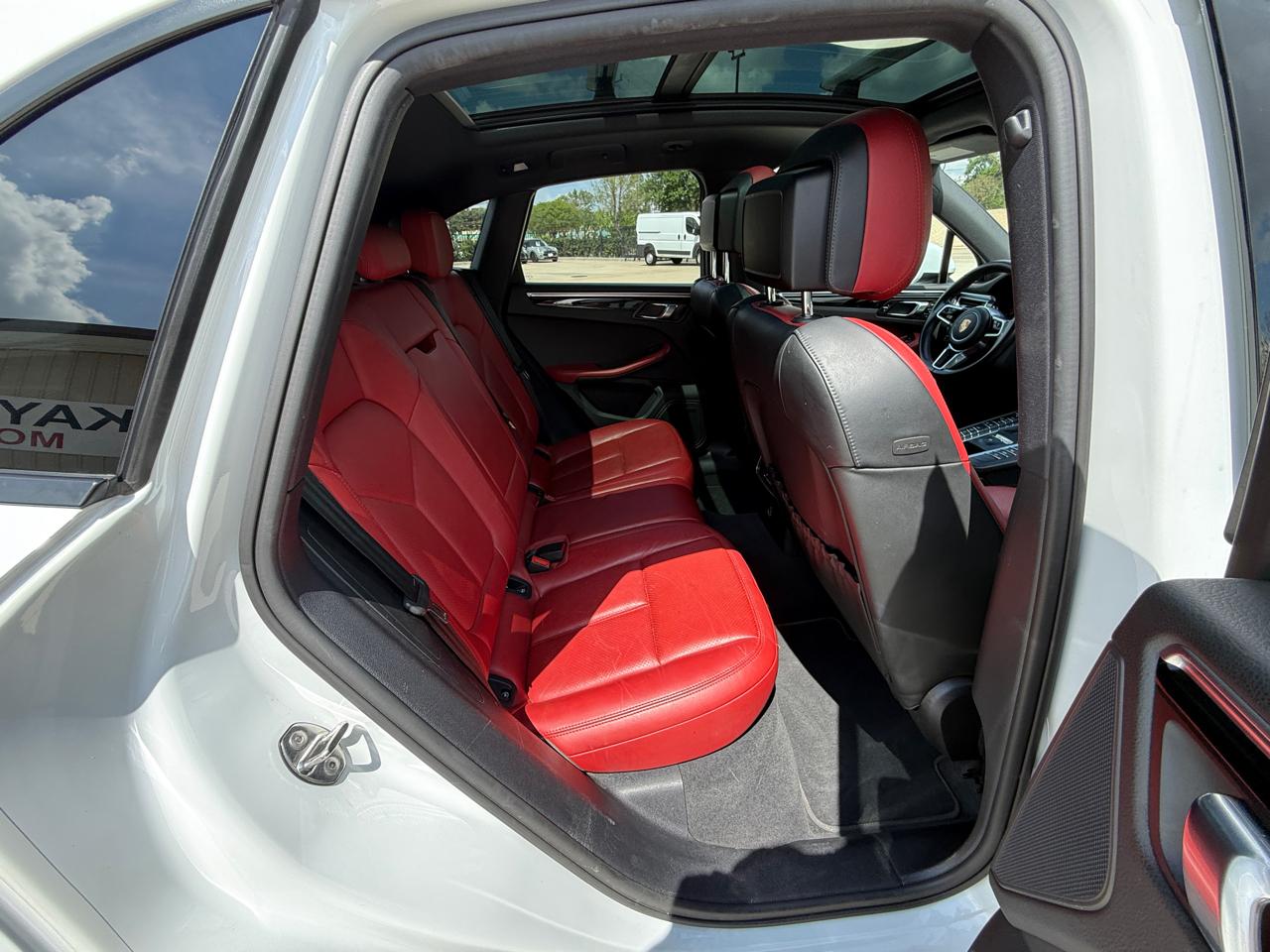 Photo 12 of 2018 Porsche Macan Type for sale in Houston, TX