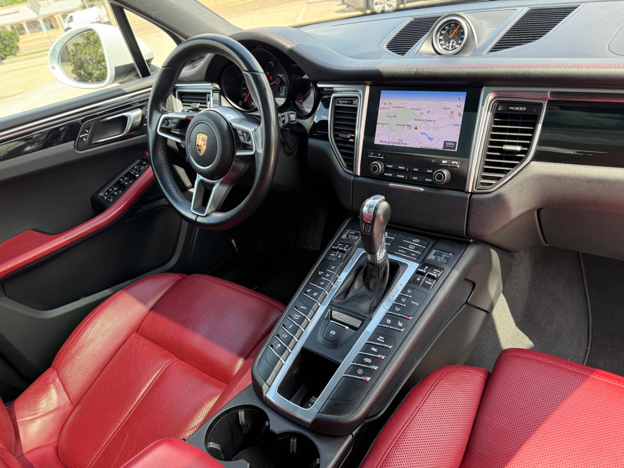 Photo 13 of 2018 Porsche Macan Type for sale in Houston, TX