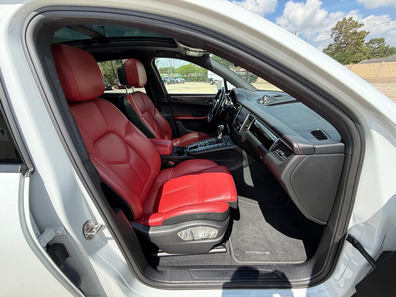 Photo 14 of 2018 Porsche Macan Type for sale in Houston, TX