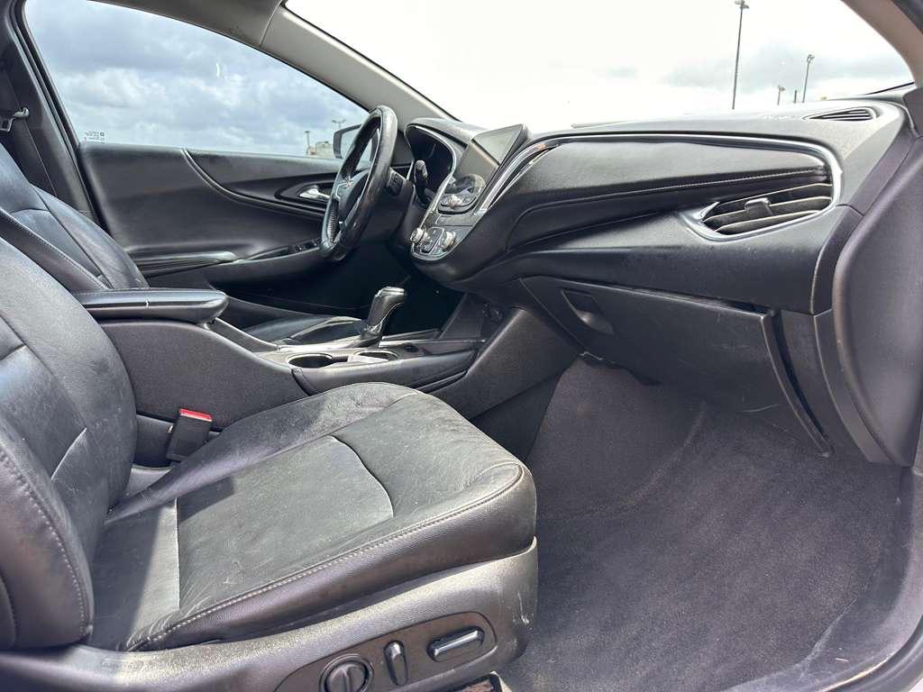 Photo 31 of 2018 Chevrolet Malibu LT for sale in Katy, TX