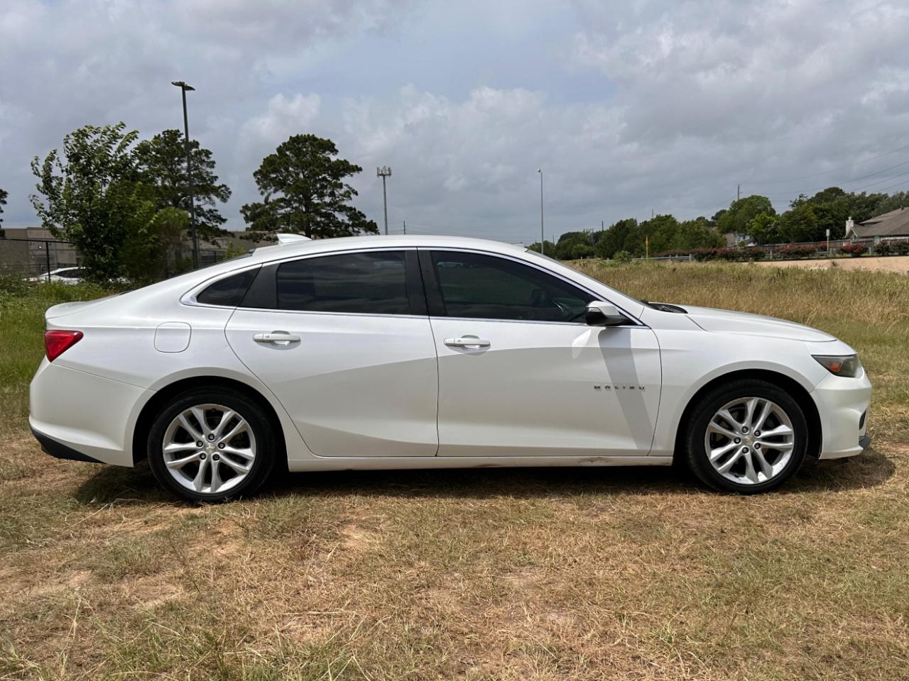 Photo 8 of 2018 Chevrolet Malibu LT for sale in Katy, TX