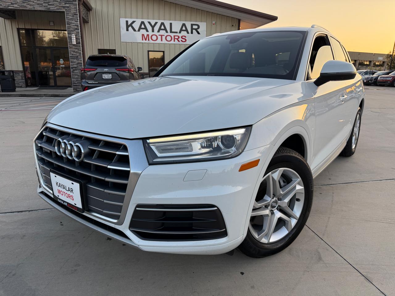 Photo 3 of 2019 Audi Q5 Quattro for sale in Houston, TX