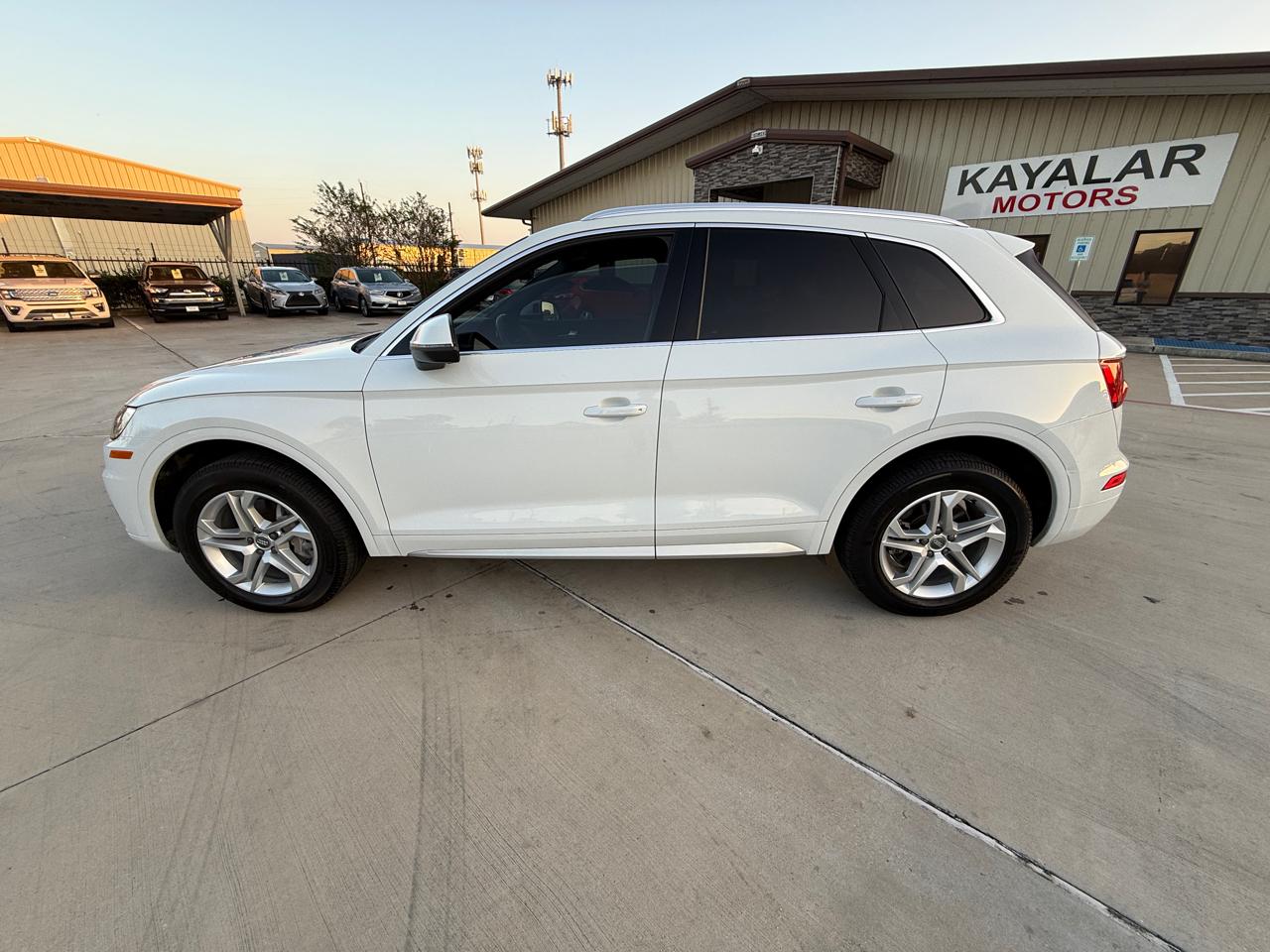 Photo 5 of 2019 Audi Q5 Quattro for sale in Houston, TX