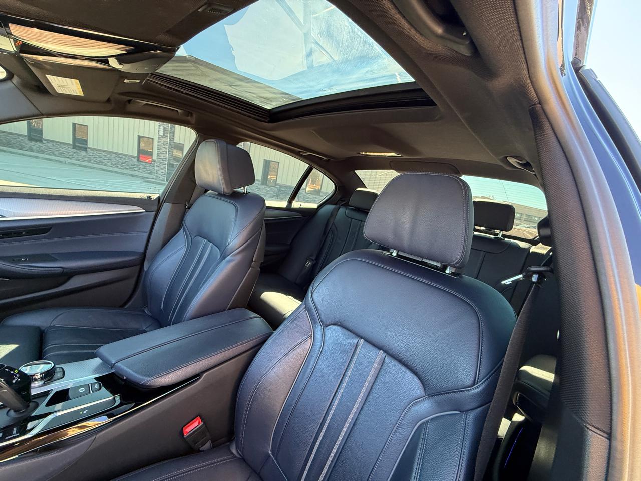 Photo 10 of 2020 BMW M550i 5-series for sale in Houston, TX