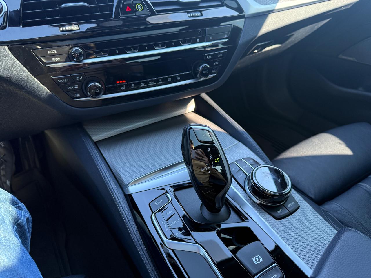 Photo 16 of 2020 BMW M550i 5-series for sale in Houston, TX