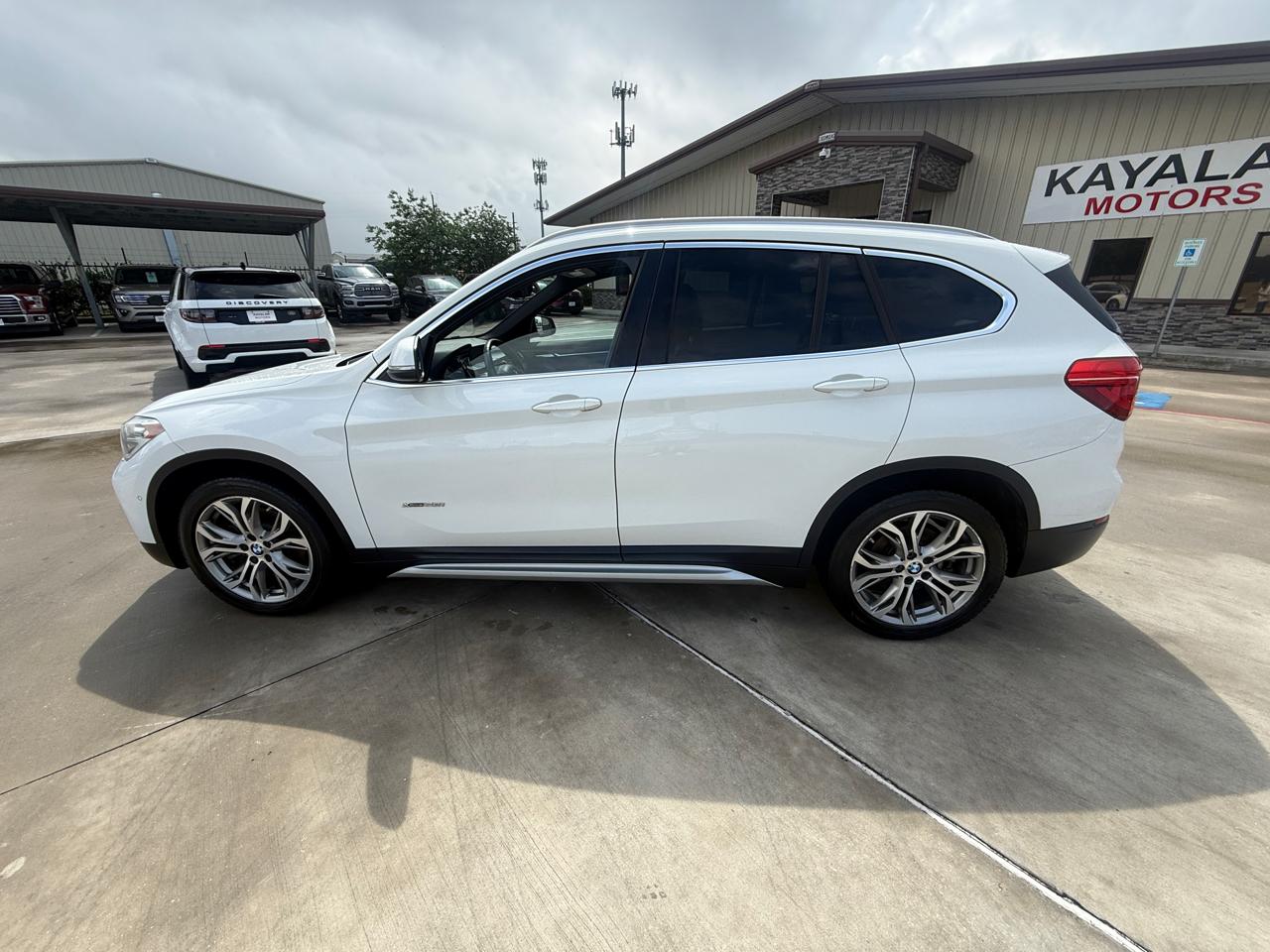 Photo 5 of 2017 BMW X1 Xdrive28i for sale in Houston, TX