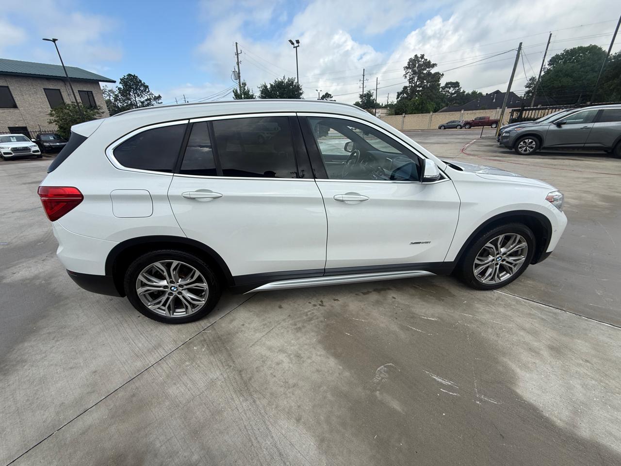 Photo 13 of 2017 BMW X1 Xdrive28i for sale in Houston, TX