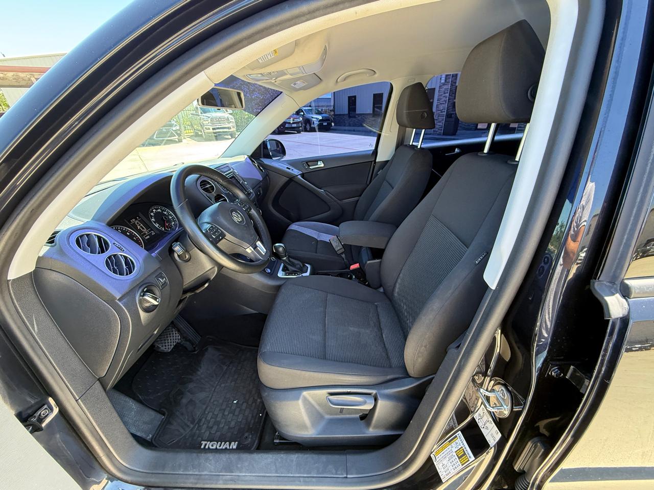 Photo 15 of 2018 Volkswagen Tiguan Limited 4motion for sale in Houston, TX