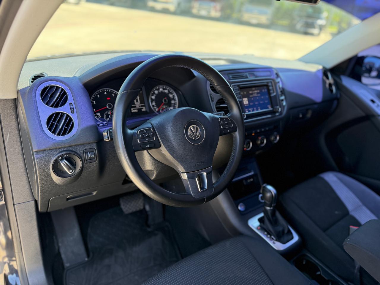 Photo 17 of 2018 Volkswagen Tiguan Limited 4motion for sale in Houston, TX