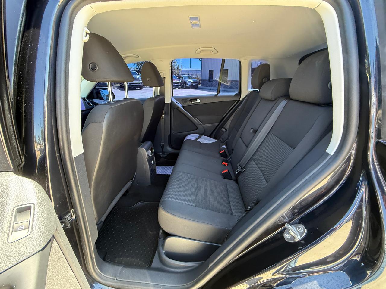 Photo 21 of 2018 Volkswagen Tiguan Limited 4motion for sale in Houston, TX