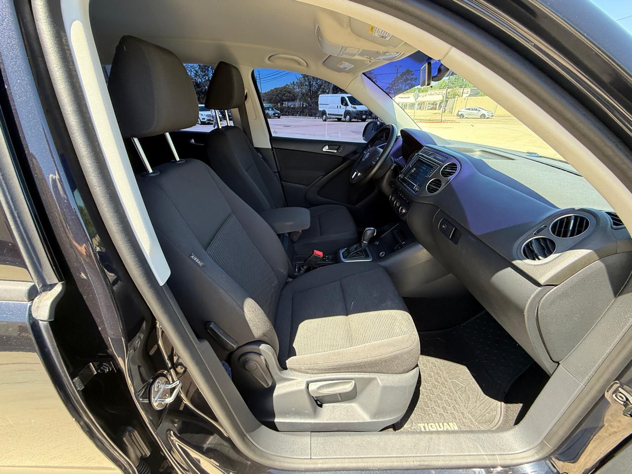 Photo 20 of 2018 Volkswagen Tiguan Limited 4motion for sale in Houston, TX
