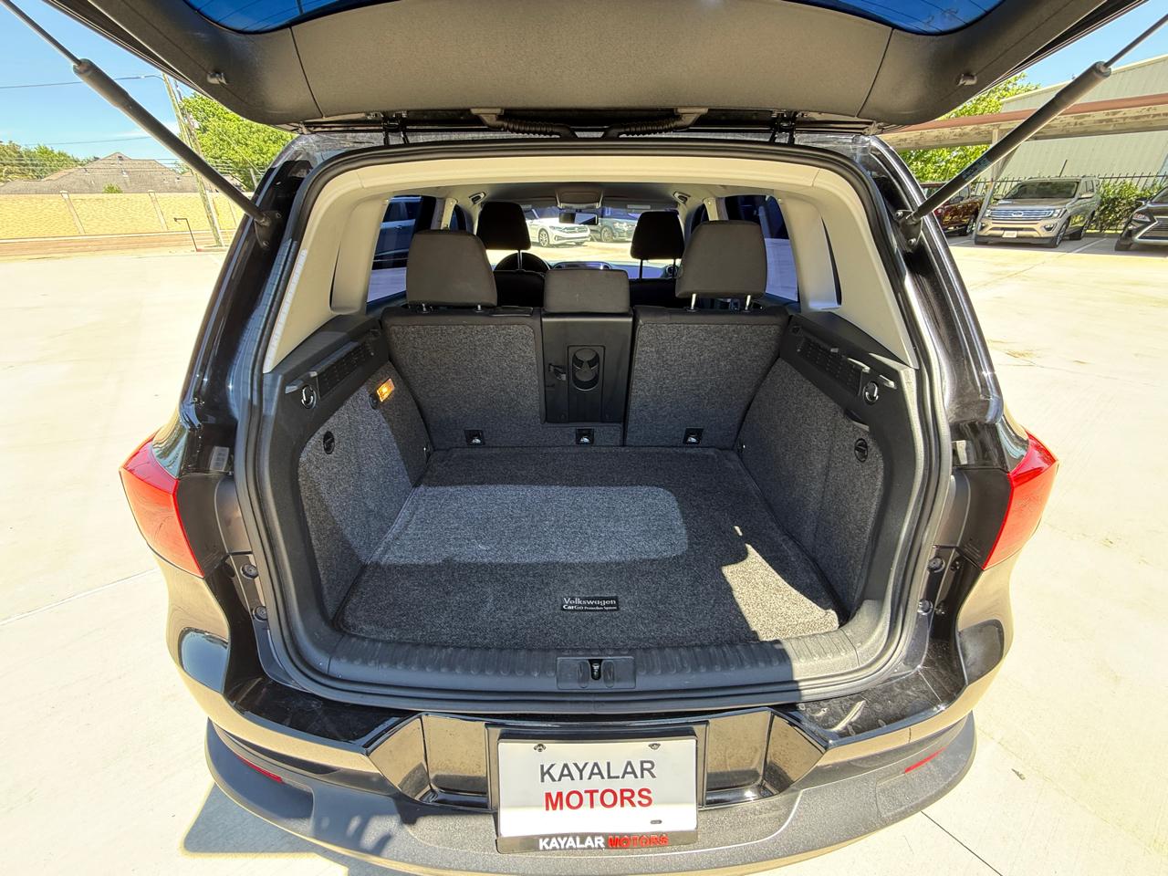 Photo 28 of 2018 Volkswagen Tiguan Limited 4motion for sale in Houston, TX