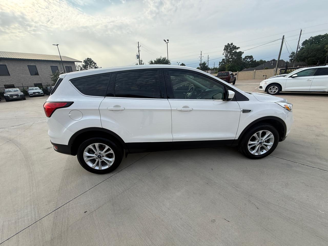 Photo 14 of 2019 Ford Escape SE for sale in Houston, TX