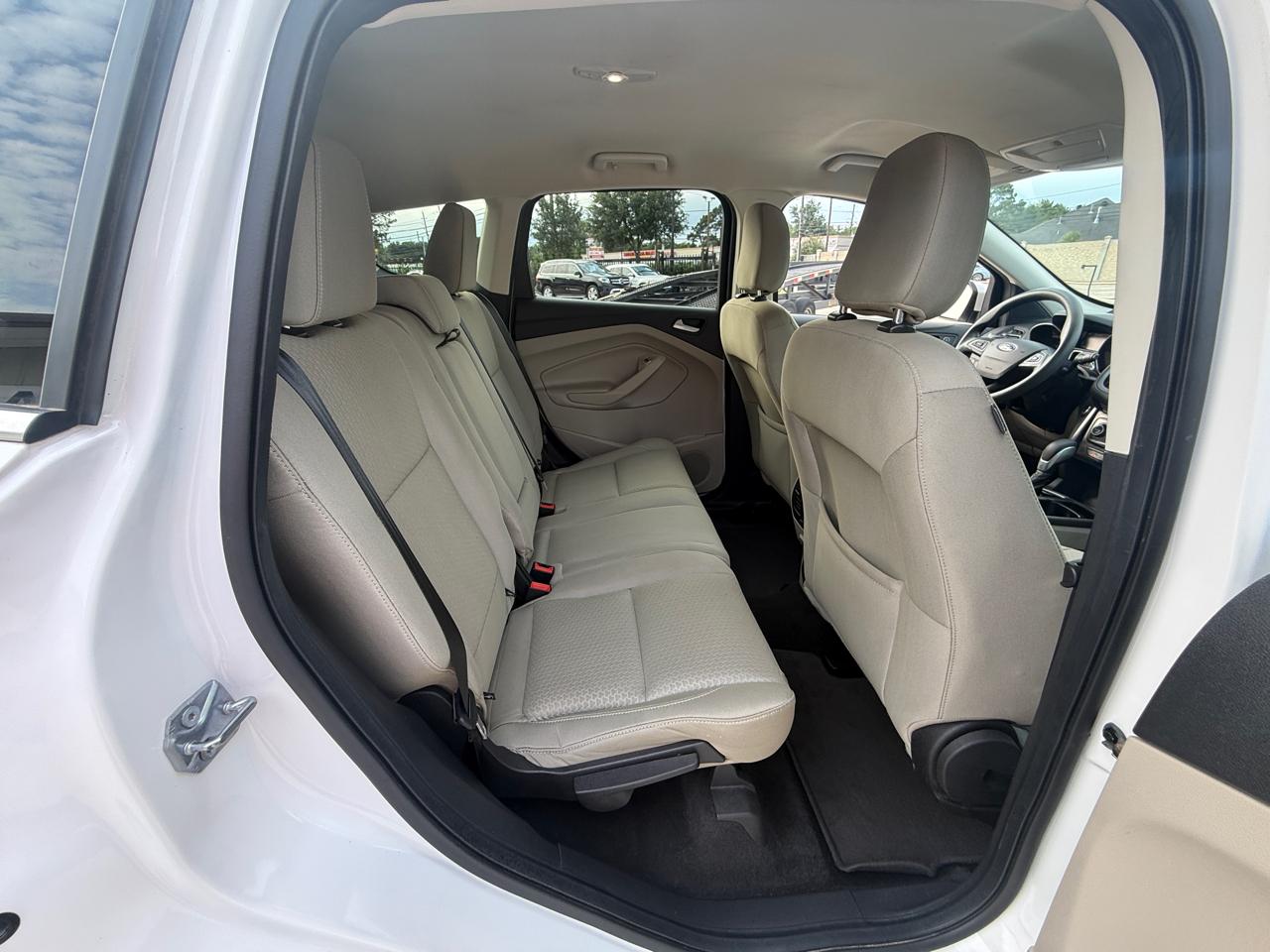 Photo 26 of 2019 Ford Escape SE for sale in Houston, TX