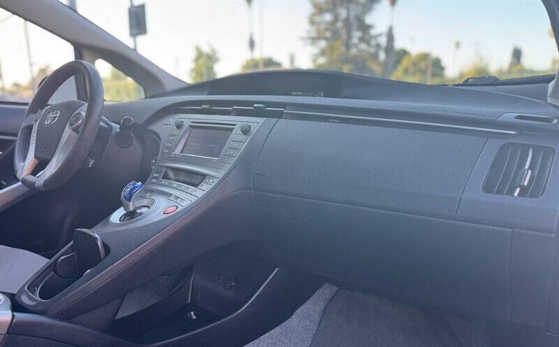 Photo 13 of 2015 Toyota Prius ZVW30L for sale in Cypress, TX
