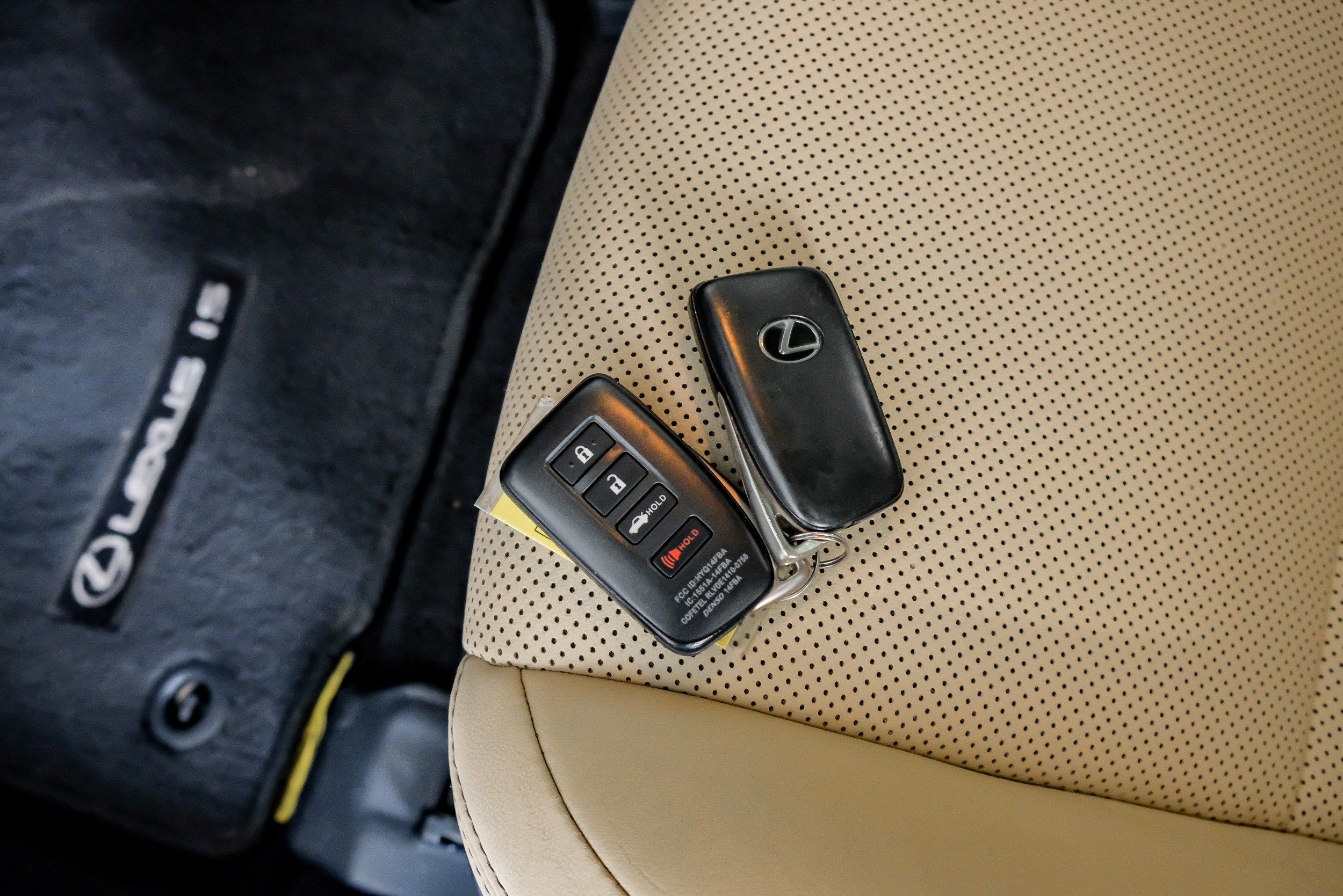 Photo 120 of 2016 Lexus Is 200t for sale in Katy, TX