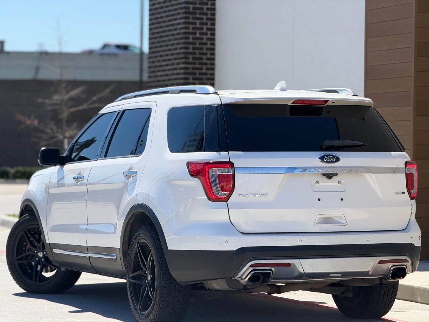 Photo 7 of 2016 Ford Explorer Platinum for sale in Houston, TX