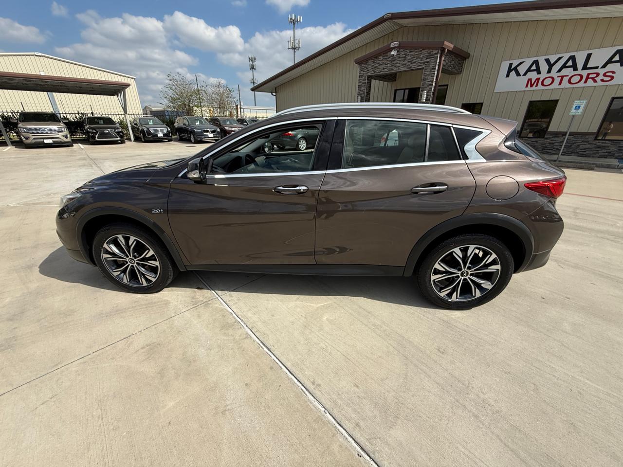 Photo 6 of 2018 Infiniti Qx30 Luxury AWD for sale in Houston, TX