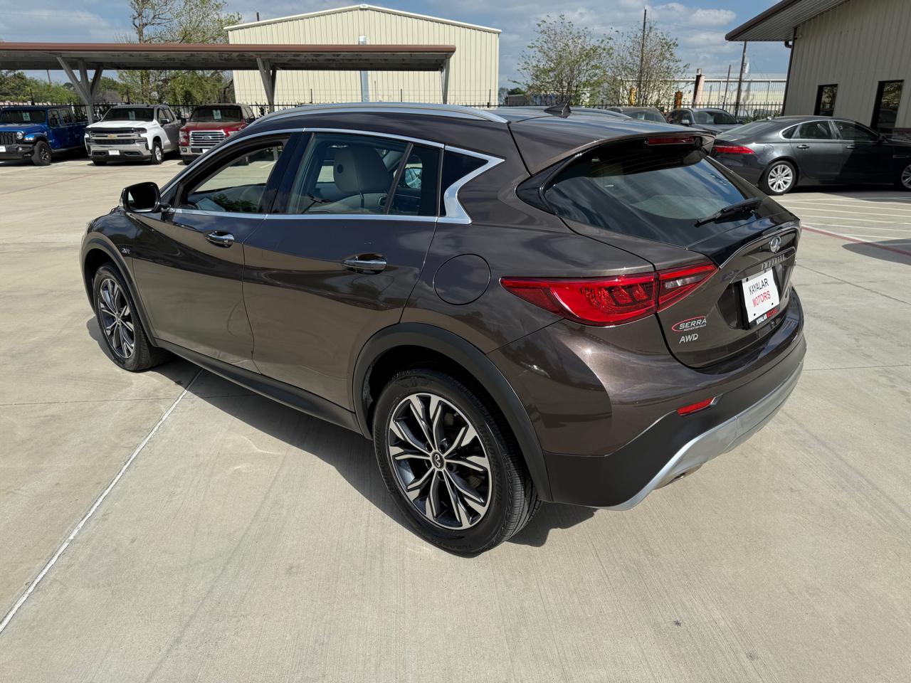 Photo 8 of 2018 Infiniti Qx30 Luxury AWD for sale in Houston, TX