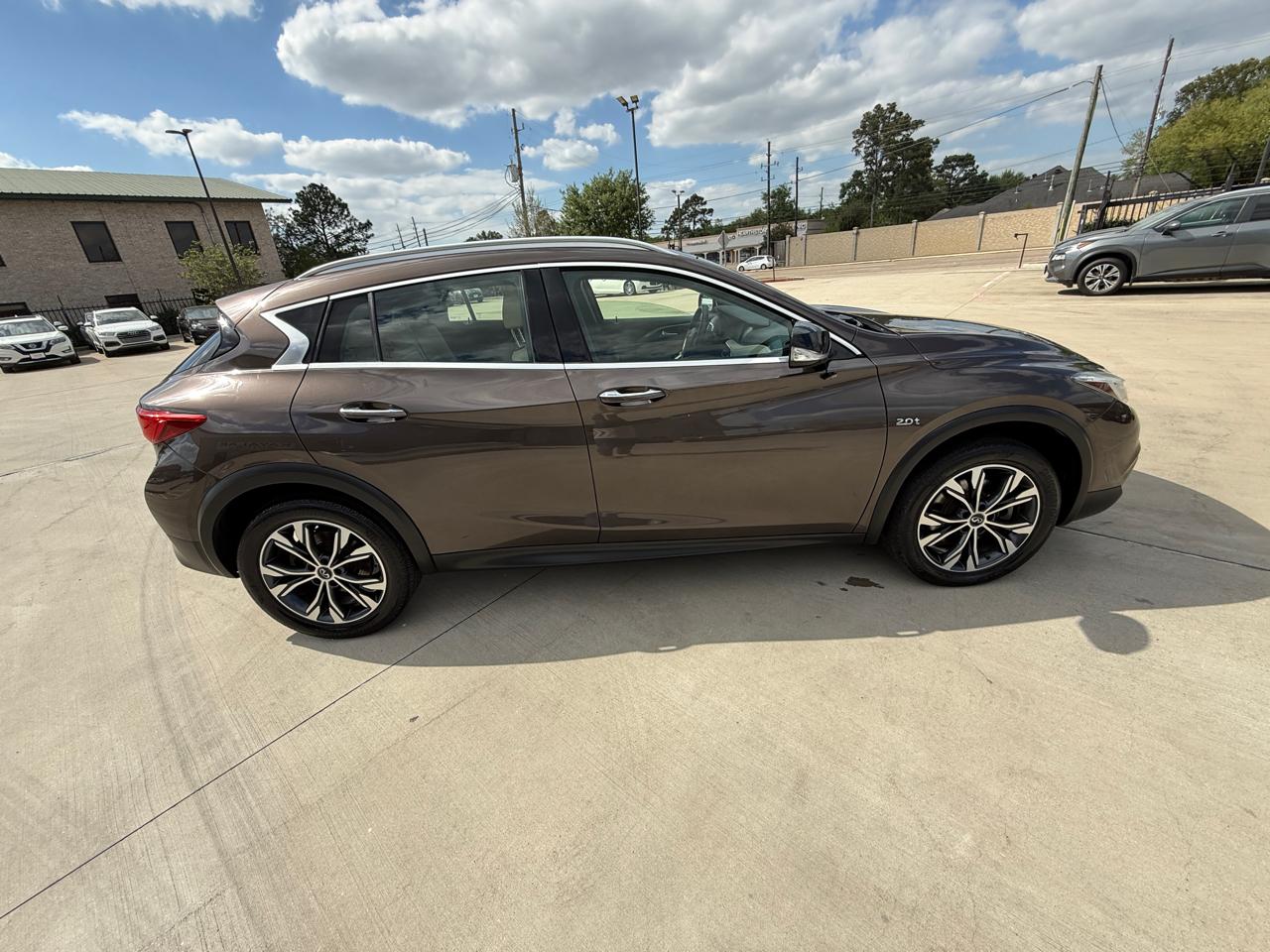 Photo 14 of 2018 Infiniti Qx30 Luxury AWD for sale in Houston, TX