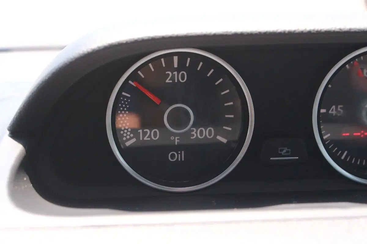 Photo 62 of 2014 Volkswagen Beetle R-line for sale in Cypress, TX