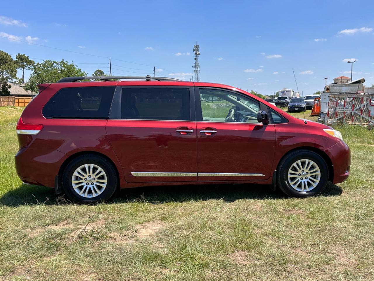 Photo 7 of 2014 Toyota Sienna Wagon for sale in Katy, TX