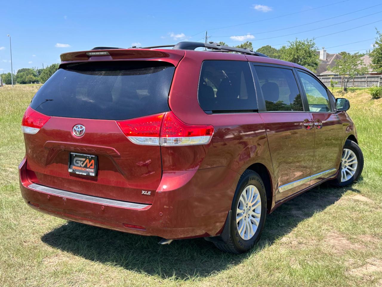 Photo 10 of 2014 Toyota Sienna Wagon for sale in Katy, TX