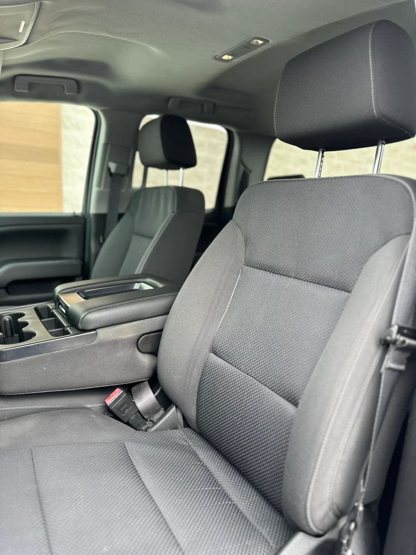 Photo 11 of 2018 Chevrolet Silverado LT for sale in Houston, TX