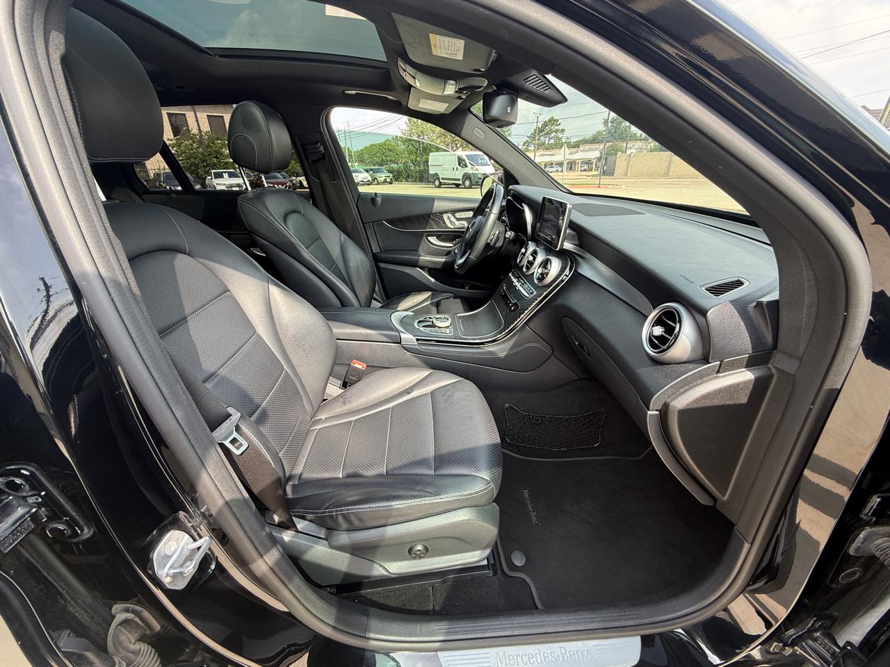 Photo 27 of 2018 Mercedes-Benz Glc-Class Glc300 4MATIC for sale in Houston, TX