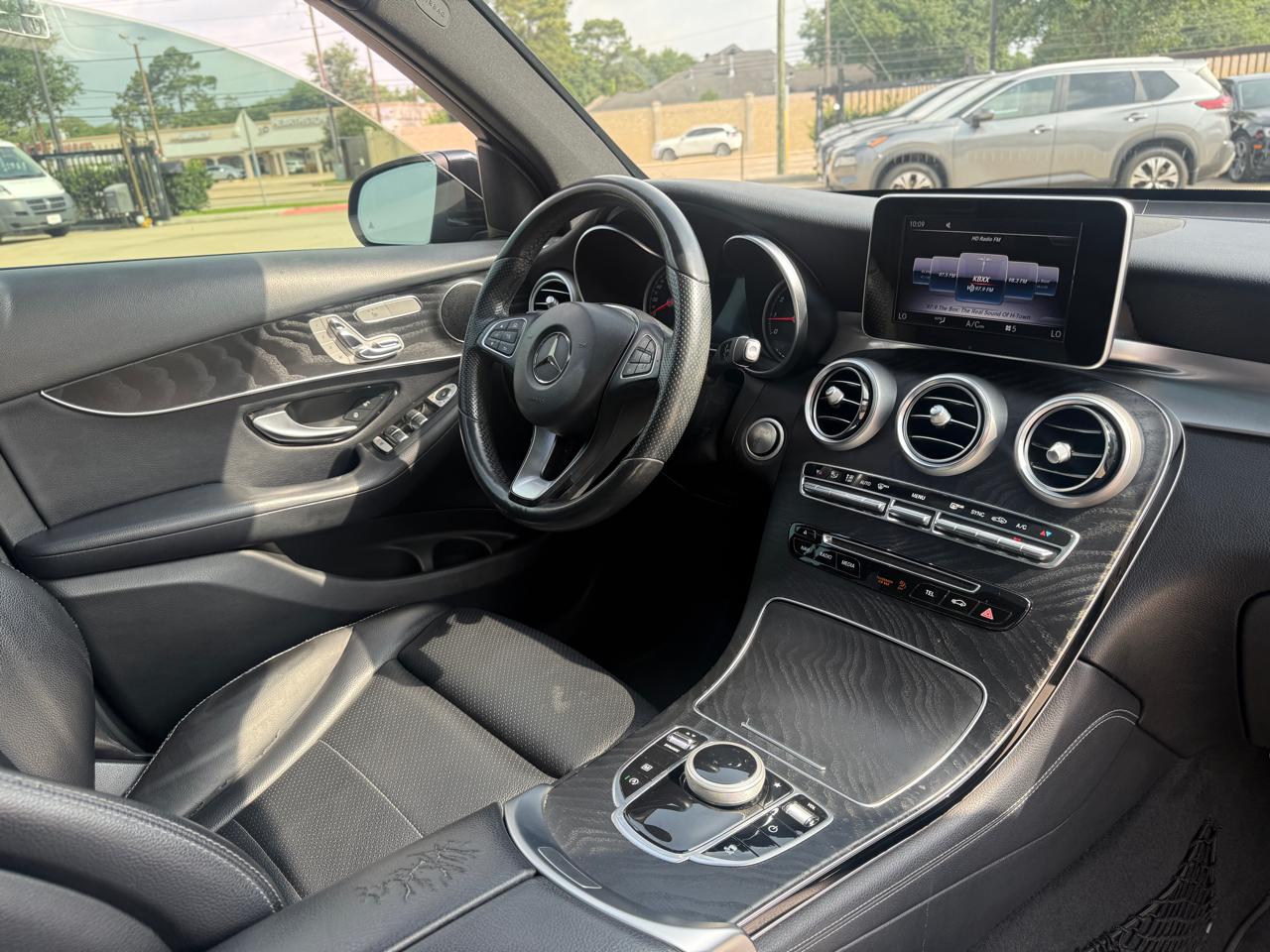 Photo 26 of 2018 Mercedes-Benz Glc-Class Glc300 4MATIC for sale in Houston, TX