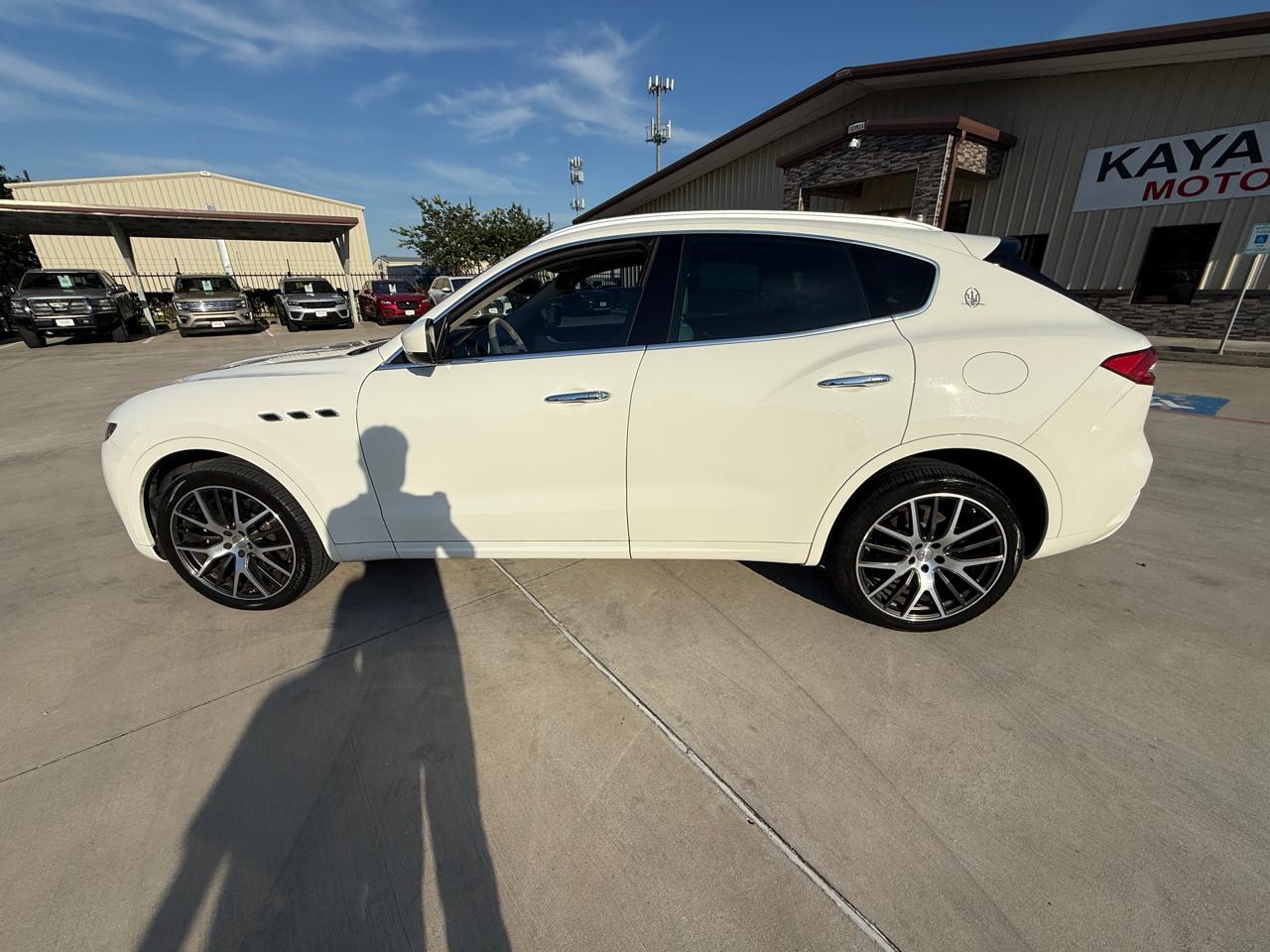 Photo 5 of 2017 Maserati Levante Luxury for sale in Houston, TX