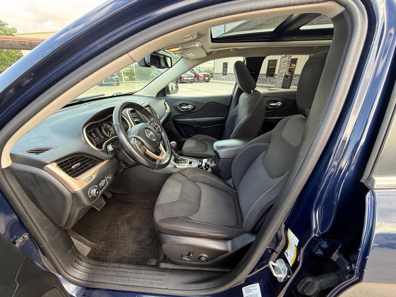Photo 15 of 2015 Jeep Cherokee Latitude for sale in Houston, TX