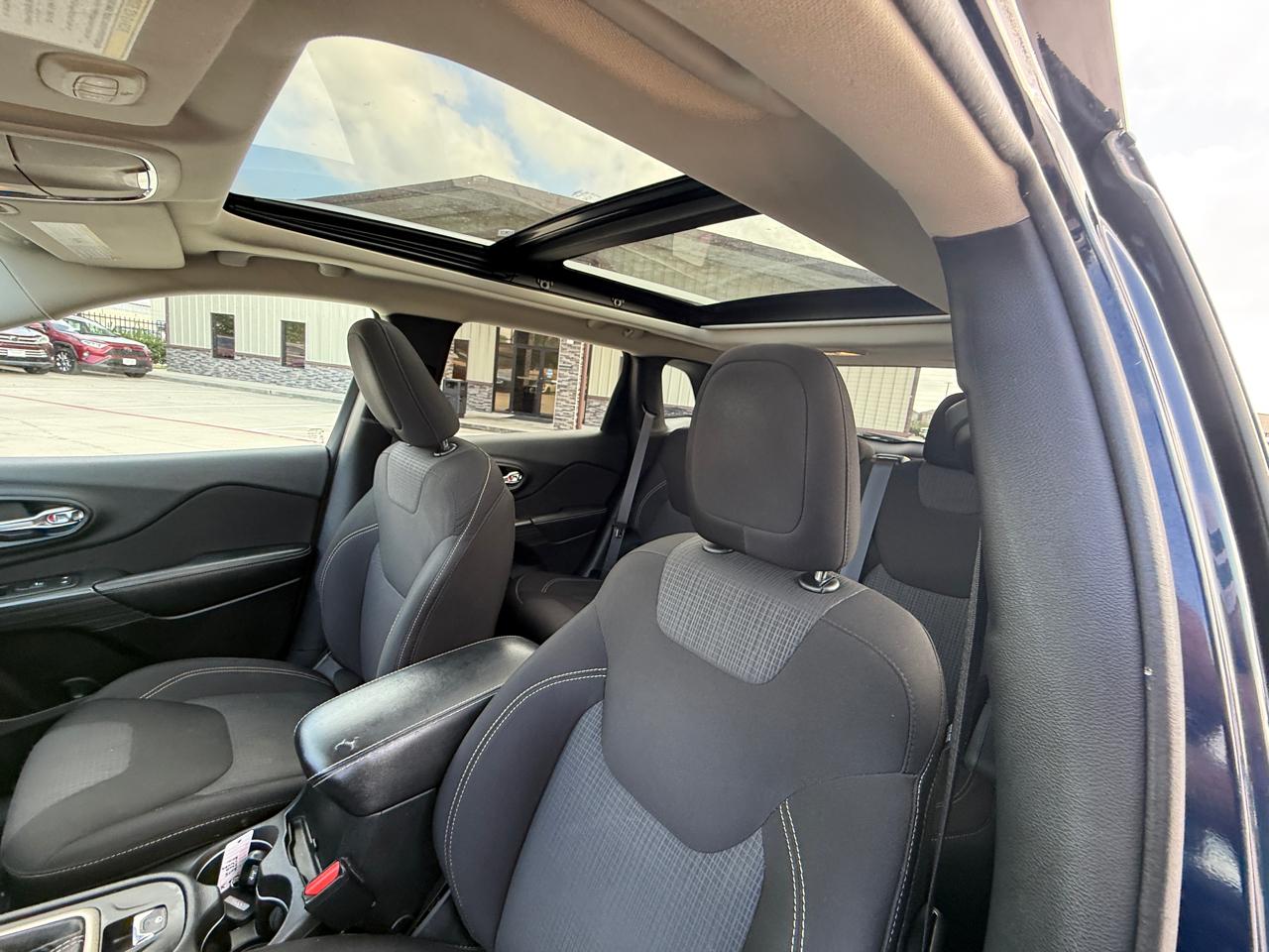 Photo 18 of 2015 Jeep Cherokee Latitude for sale in Houston, TX