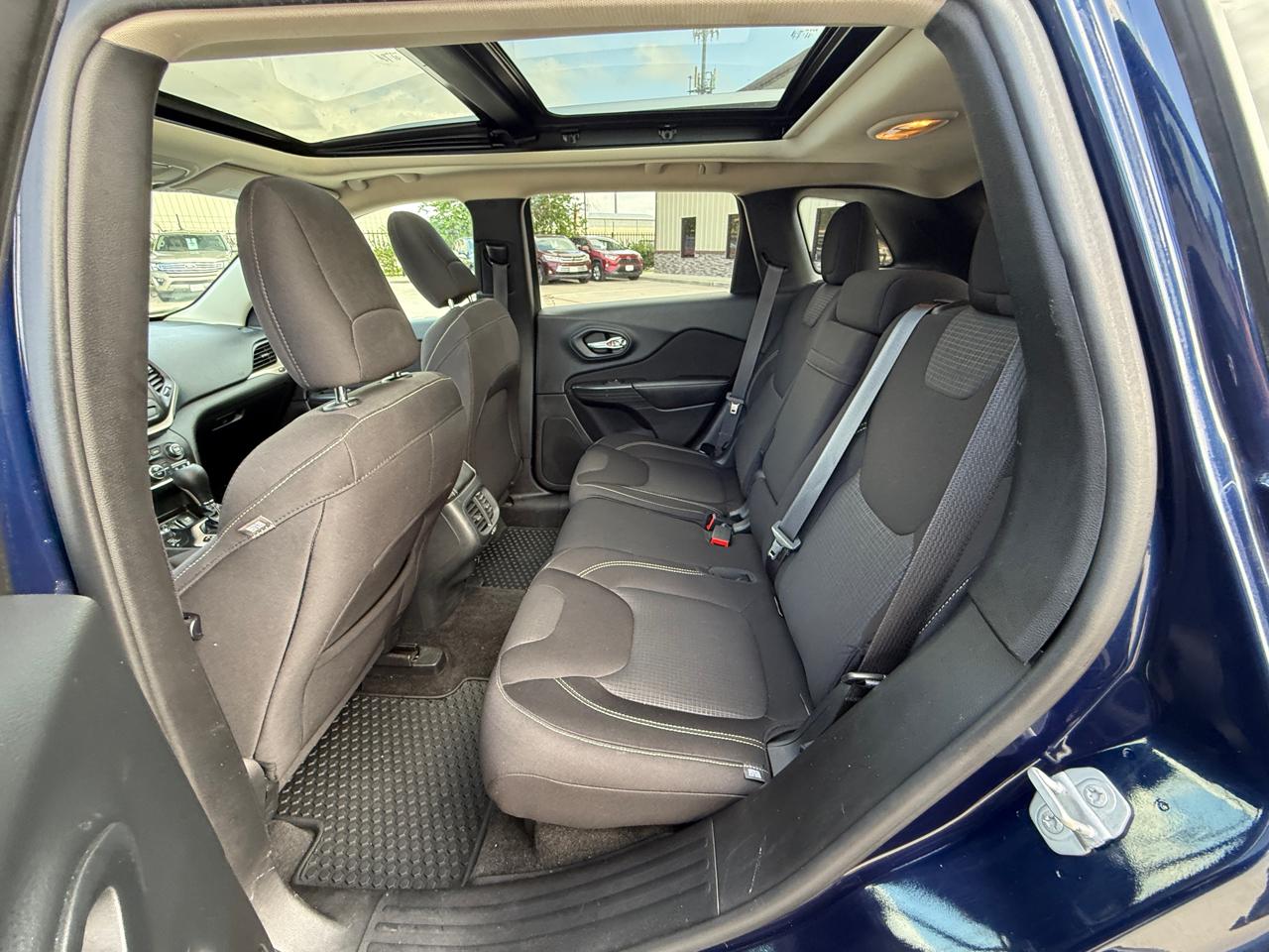 Photo 20 of 2015 Jeep Cherokee Latitude for sale in Houston, TX
