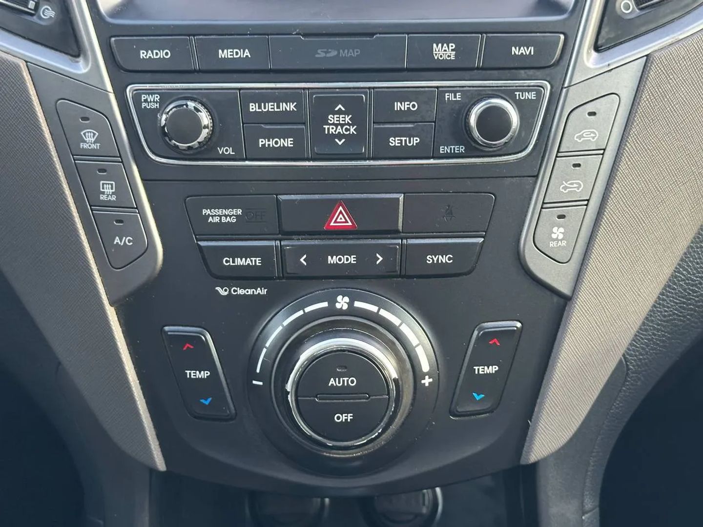 Photo 25 of 2017 Hyundai Santa Fe Wagon for sale in Katy, TX