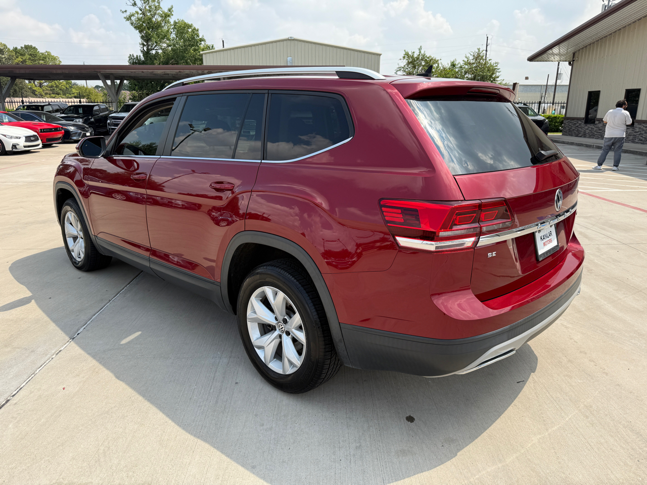 Photo 4 of 2019 Volkswagen Atlas SE for sale in Houston, TX
