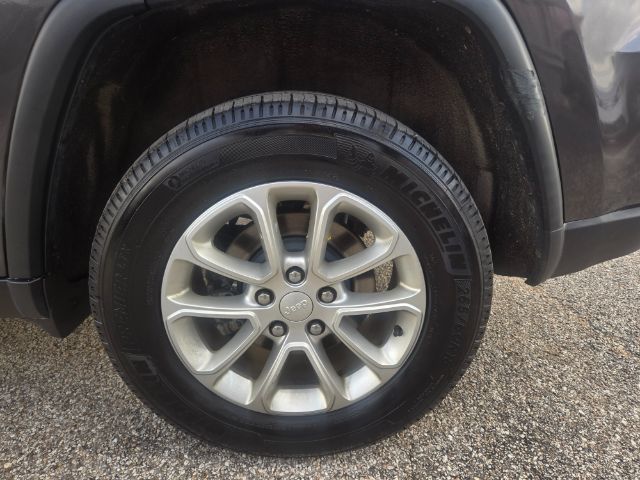 Photo 14 of 2021 Jeep Grand Cherokee Laredo for sale in Houston, TX