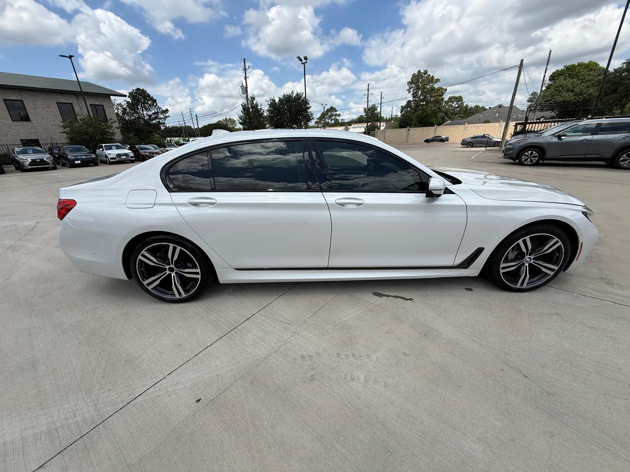 Photo 11 of 2017 BMW 750i, B7 7-series for sale in Houston, TX