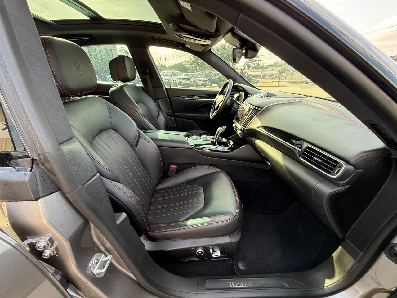 Photo 22 of 2021 Maserati Levante Base for sale in Houston, TX
