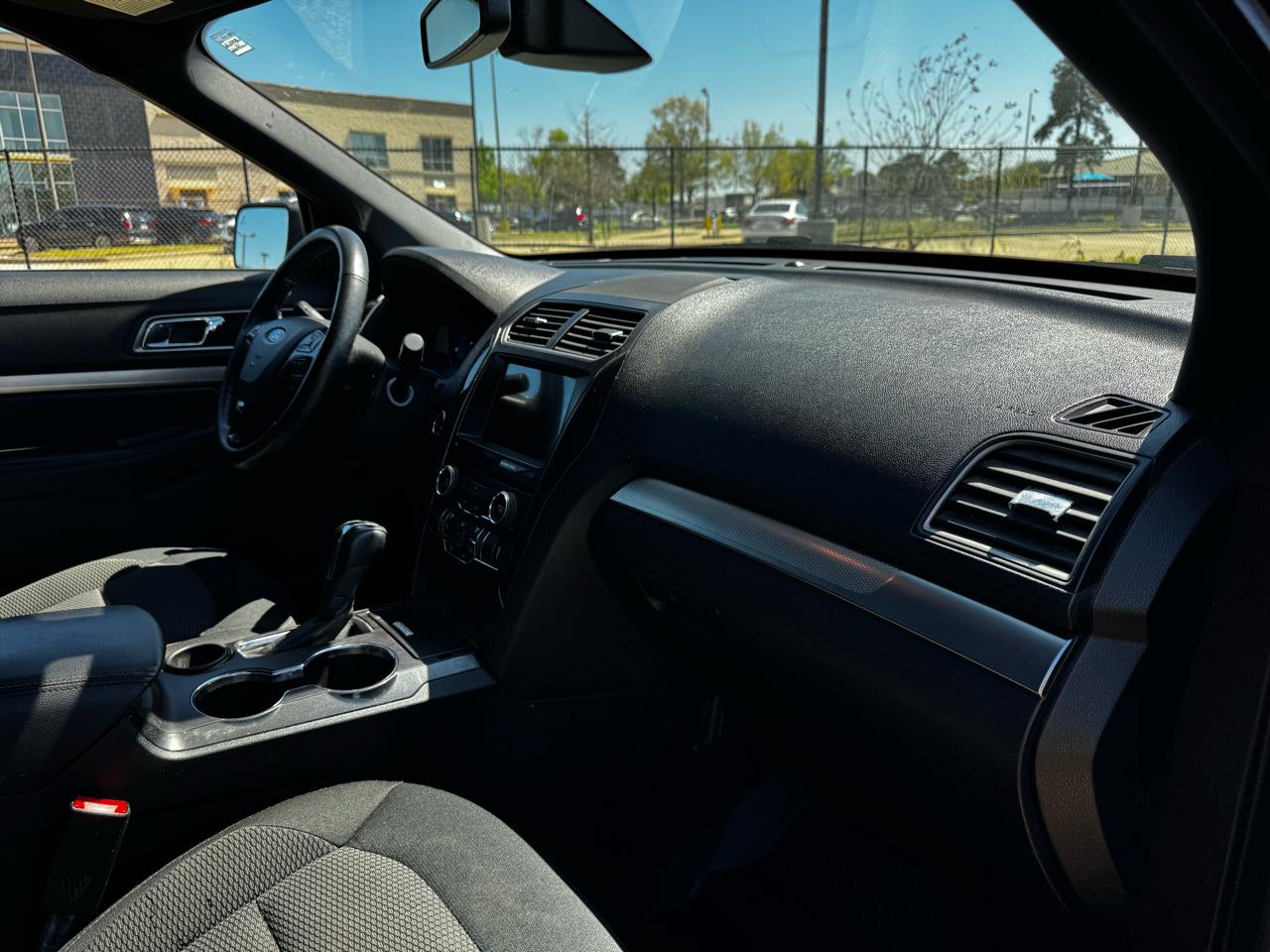 Photo 17 of 2018 Ford Explorer XLT for sale in Katy, TX
