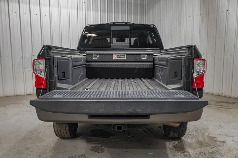 Photo 63 of 2016 Nissan Titan Platinum for sale in Katy, TX