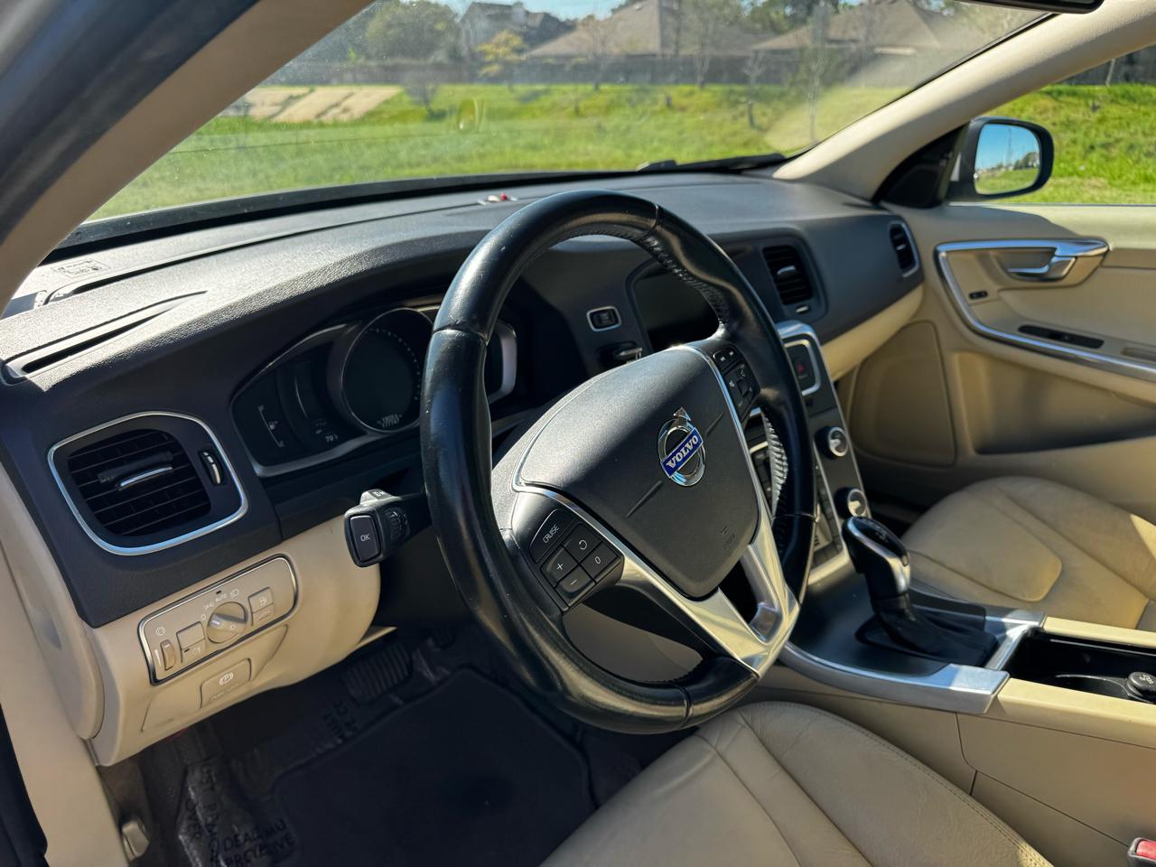 Photo 32 of 2014 Volvo S60 T5 for sale in Katy, TX
