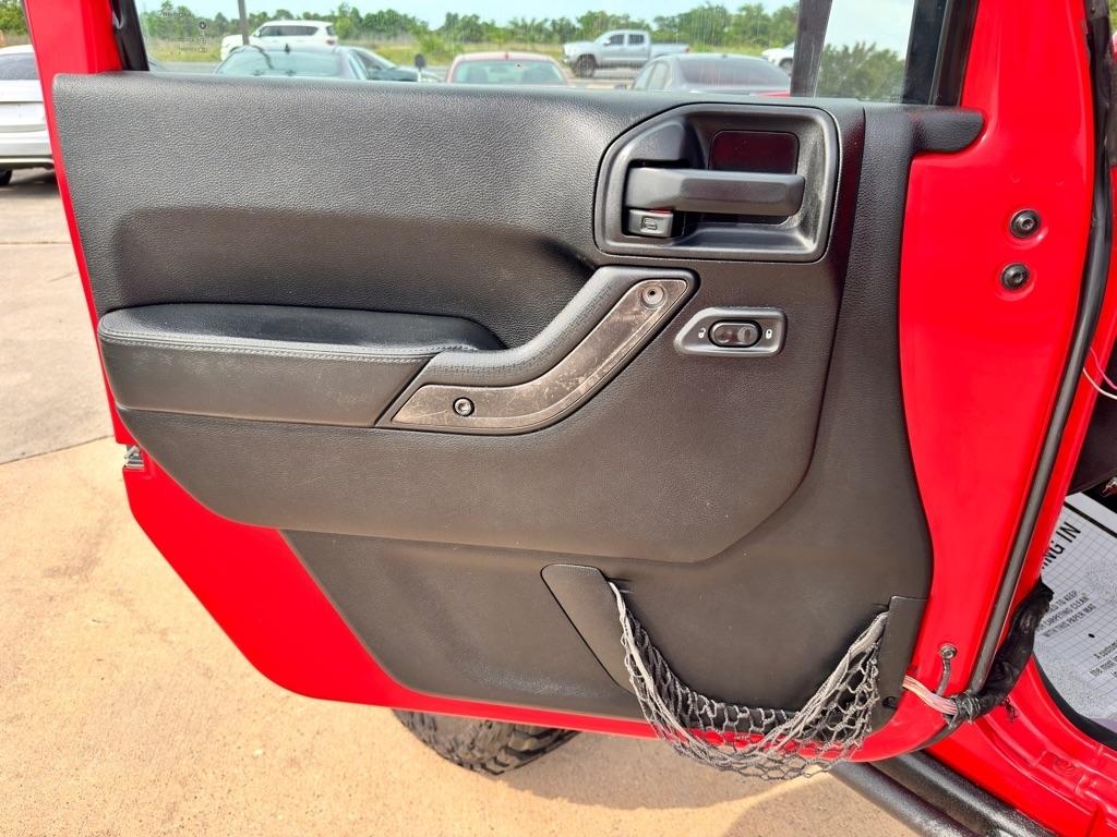 Photo 17 of 2013 Jeep Wrangler Sahara for sale in Spring, TX