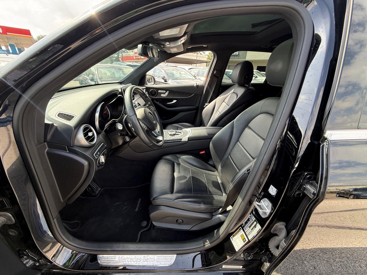 Photo 16 of 2018 Mercedes-Benz Glc-Class Glc300 for sale in Houston, TX
