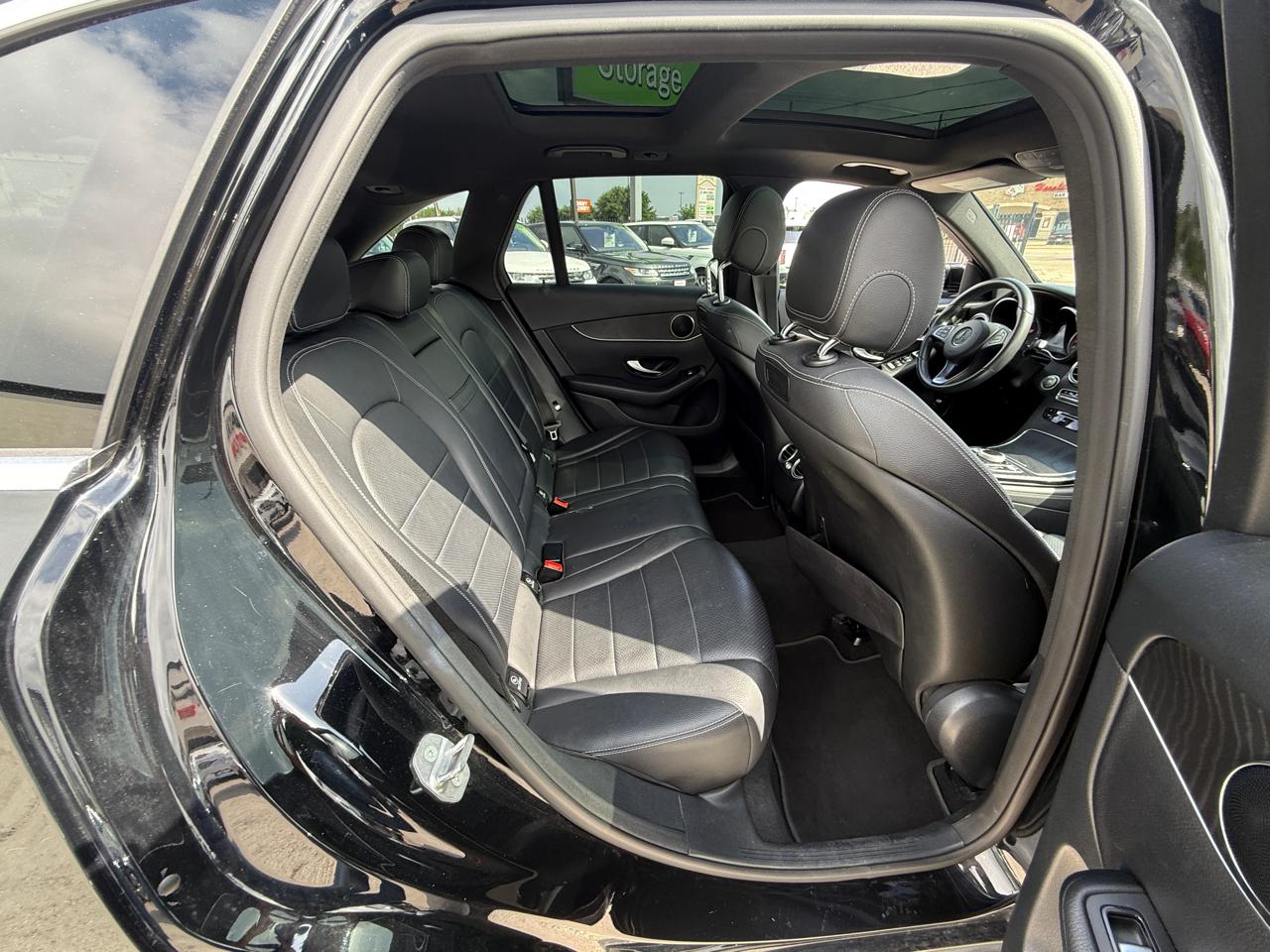 Photo 26 of 2018 Mercedes-Benz Glc-Class Glc300 for sale in Houston, TX