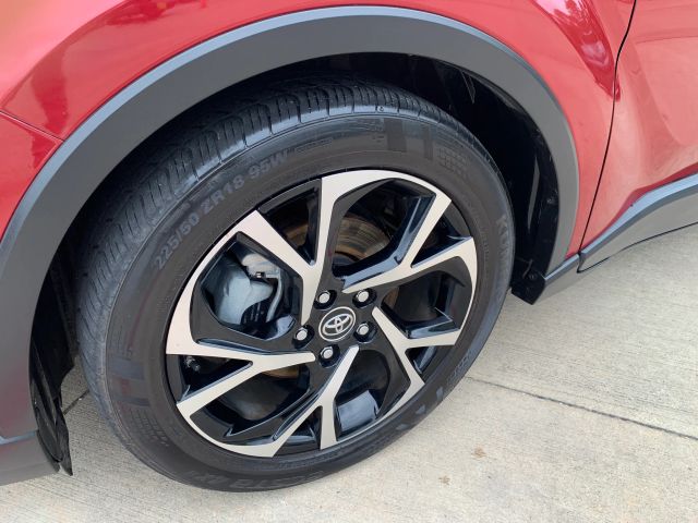 Photo 9 of 2019 Toyota C-Hr LE for sale in Cypress, TX