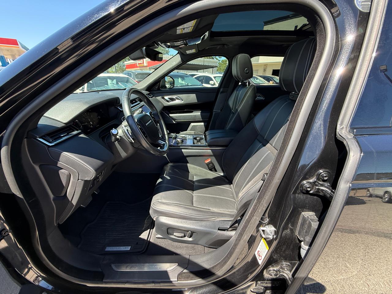 Photo 8 of 2019 Land Rover Range Rover Velar R-dynamic for sale in Houston, TX