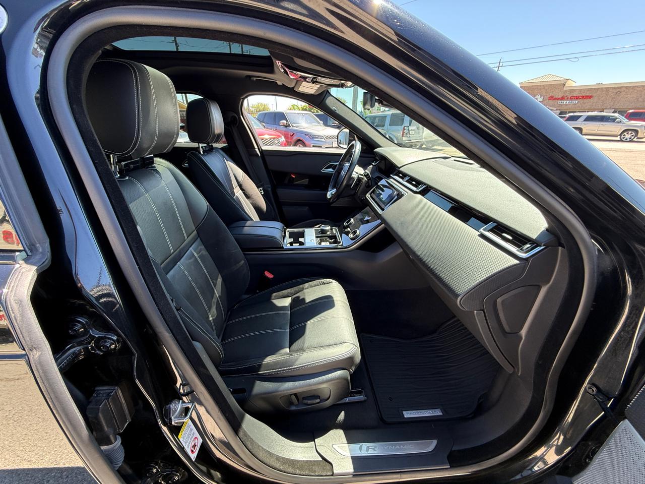 Photo 12 of 2019 Land Rover Range Rover Velar R-dynamic for sale in Houston, TX