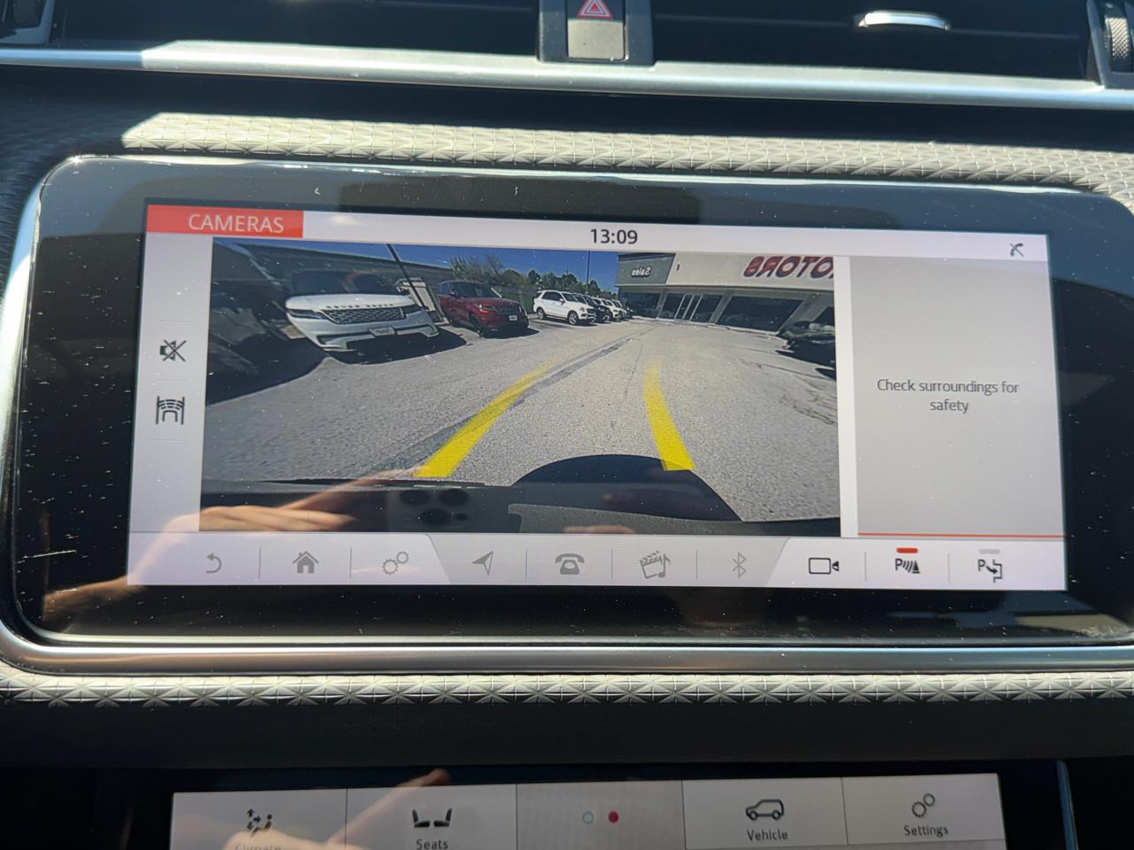 Photo 17 of 2019 Land Rover Range Rover Velar R-dynamic for sale in Houston, TX